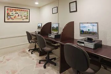 Holiday Inn Express Cancún Hotel