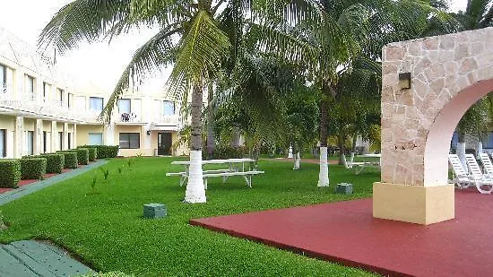 *** Hotel Holiday Inn Express Cancún México