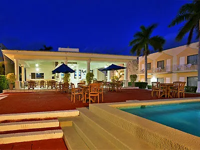 Holiday Inn Express Cancún 3*,  México