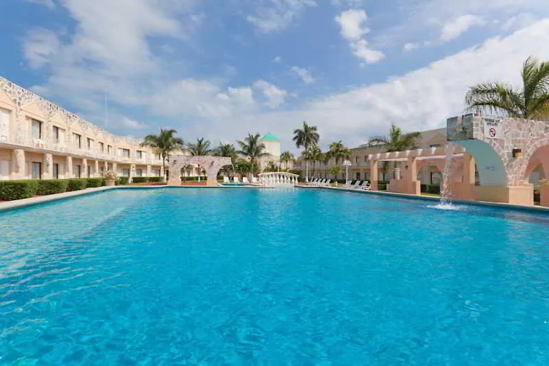 Holiday Inn Express Cancún Hotel