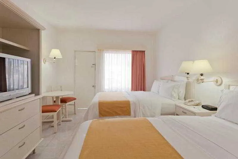 Holiday Inn Express Cancún Hotel