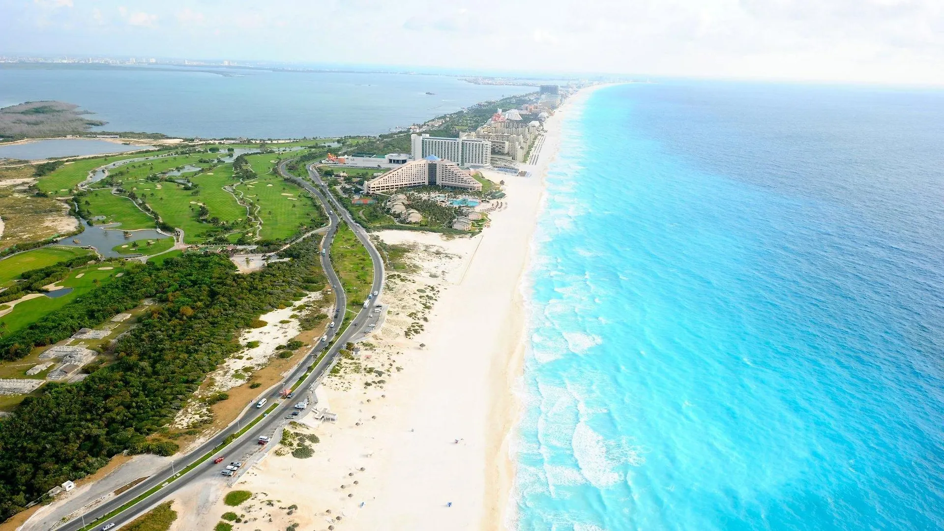 Holiday Inn Express Cancun