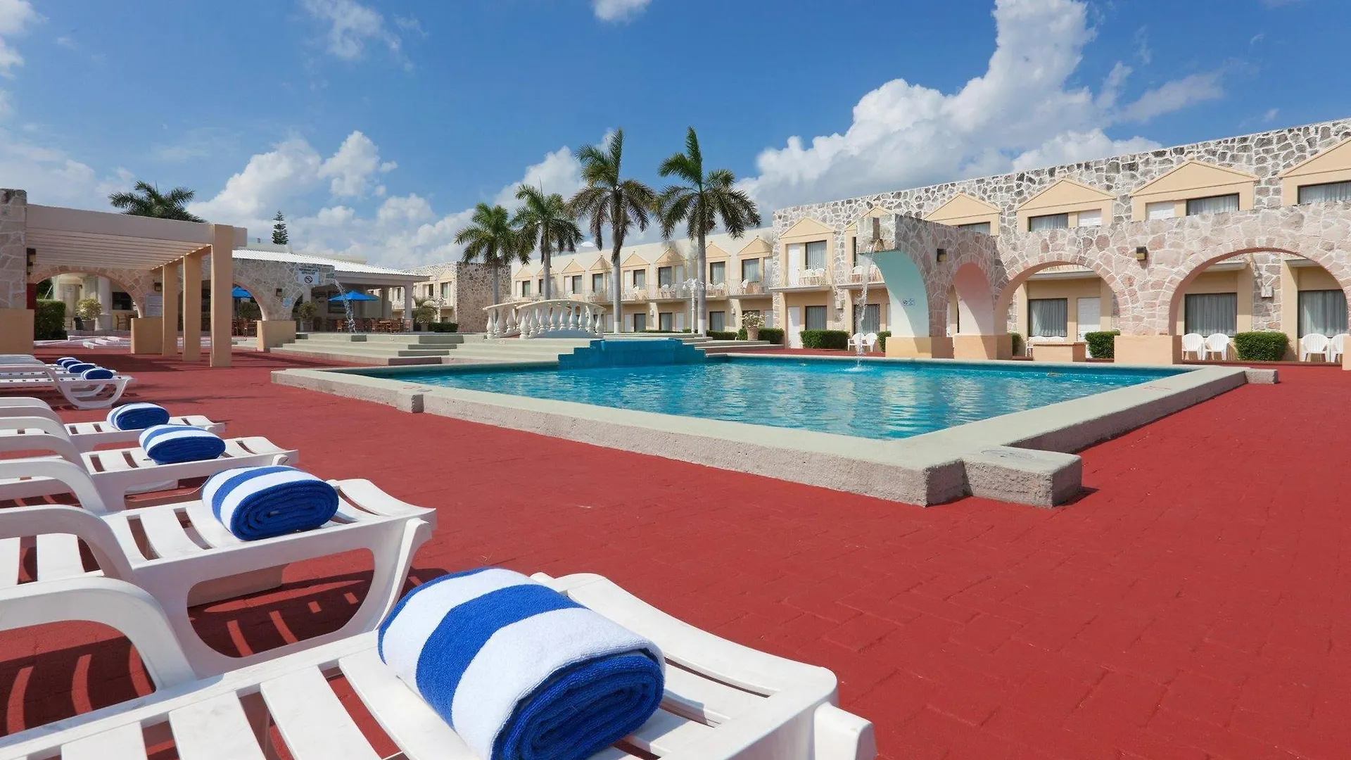 Holiday Inn Express Cancun location