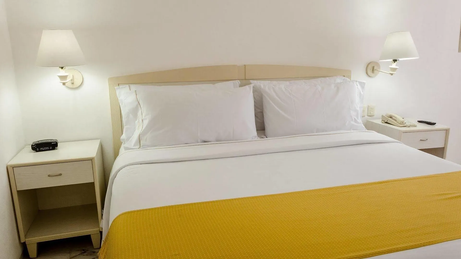Holiday Inn Express Cancun Hotel